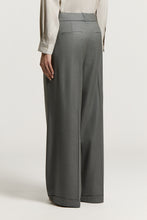 Load image into Gallery viewer, Viscose wool trousers with double pleats