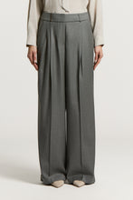 Load image into Gallery viewer, Viscose wool trousers with double pleats