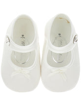 Load image into Gallery viewer, Baby shoes with bow