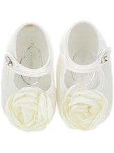 Load image into Gallery viewer, Rhinestone flower shoes