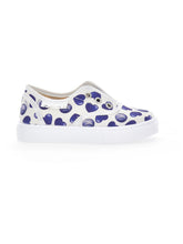 Load image into Gallery viewer, Canvas sneakers hearts