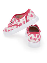 Load image into Gallery viewer, Canvas sneakers hearts