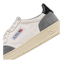 Load image into Gallery viewer, Autry Medalist Low Man Goat/Suede AULM-GS23