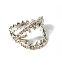 Load image into Gallery viewer, 18k white gold ring with brown diamonds