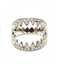 Load image into Gallery viewer, 18k white gold ring with brown diamonds