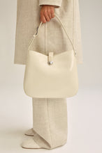 Load image into Gallery viewer, C5221444W-ITALIAN-SOFT-FLANNEL-TROUSER-WHEAT-SCANLANTHEODORE-6_1740010748