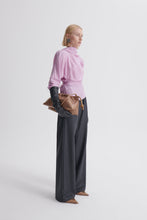 Load image into Gallery viewer, C6234182-SILK-POPPY-JACQUARD-BLOUSE-PALE.LILAC-SCANLANTHEODORE-4_1773357631
