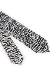 Load image into Gallery viewer, Tie in twill fabric with snake print