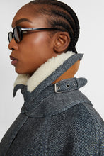 Load image into Gallery viewer, Over parka with zip and shearling collar