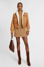 Load image into Gallery viewer, Single-breasted shearling jacket with front pockets