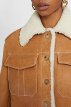 Load image into Gallery viewer, Single-breasted shearling jacket with front pockets