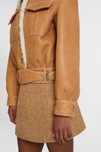 Load image into Gallery viewer, Single-breasted shearling jacket with front pockets