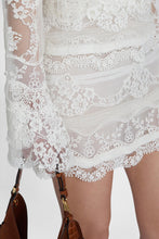 Load image into Gallery viewer, Miniskirt in patchwork of lace and georgette