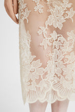 Load image into Gallery viewer, Sheath skirt in tulle and fine floral lace