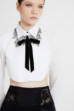 Load image into Gallery viewer, Crystal necklace with velvet bow