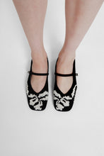 Load image into Gallery viewer, Suede ballerina with hand-embroidered leather ribbon detail