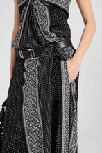 Load image into Gallery viewer, Long Bandana-Print Dress with Central Knot