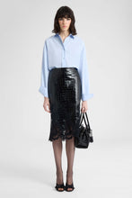 Load image into Gallery viewer, Cotton poplin shirt with a masculine sartorial allure