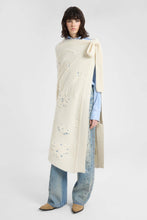Load image into Gallery viewer, Long pure cashmere poncho with hand-embroidered couture motif