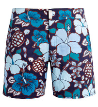 Load image into Gallery viewer, Men Stretch Flat Belt Swim Trunks Tropical Turtles
