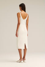 Load image into Gallery viewer, CREPE KNIT V NECK SINGLET - CREAM