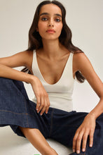 Load image into Gallery viewer, CREPE KNIT V NECK SINGLET - CREAM