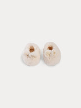 Load image into Gallery viewer, Babies' slippers milk white