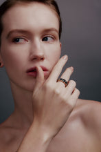 Load image into Gallery viewer, 18k white gold ring with black diamonds