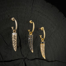 Load image into Gallery viewer, 18k yellow gold earring with brown diamonds and black diamonds