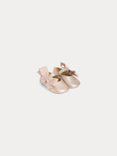 Load image into Gallery viewer, Josse soft shoes in rose gold laminated leather