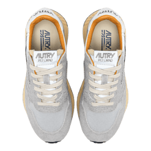 Load image into Gallery viewer, Autry Reelwind Low Man Sand Cracked Leather and Nylon WWLM-RL04