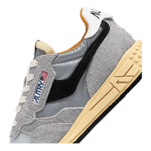 Load image into Gallery viewer, Autry Reelwind Low Man Sand Cracked Leather and Nylon WWLM-RL04