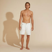 Load image into Gallery viewer, Men 5-Pockets Denim Bermuda Shorts Ronde des Tortues
