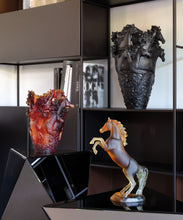 Load image into Gallery viewer, Cheval fougueux Ambre brun 500ex - Daum

