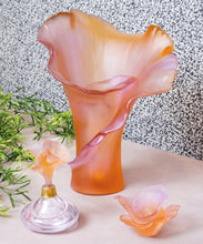 Load image into Gallery viewer, Arum Vase moyen modÃ¨le Ambre-rose - Daum
