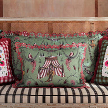 Load image into Gallery viewer, Seferî Decorative Cushion Cover - Green

