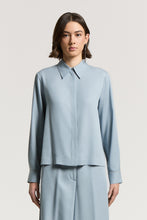 Load image into Gallery viewer, Peach-finish pure tencel twill fluid shirt
