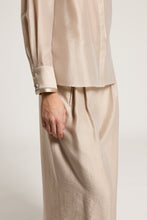 Load image into Gallery viewer, Semi-shiny organza shirt
