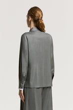 Load image into Gallery viewer, Shiny viscose wool twill shirt
