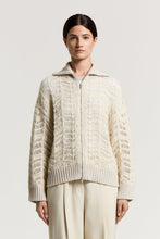 Load image into Gallery viewer, Sweatshirt in alpaca yarn with sequins
