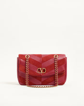 Load image into Gallery viewer, Djuna Medium Chain Bag In Suede And Nappa With Chevron Pattern
