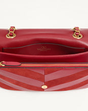 Load image into Gallery viewer, Djuna Medium Chain Bag In Suede And Nappa With Chevron Pattern
