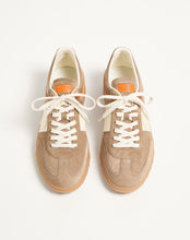 Load image into Gallery viewer, Upvillage Low Top Trainer In Split Leather And Calfskin Nappa Leather
