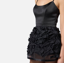Load image into Gallery viewer, Dress in duchesse satin with satin bows
