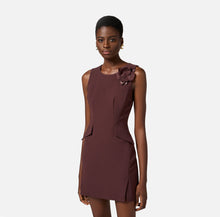 Load image into Gallery viewer, Sleeveless dress in lightweight crêpe fabric
