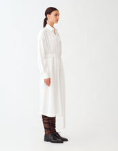 Load image into Gallery viewer, Viscose shirt dress, white
