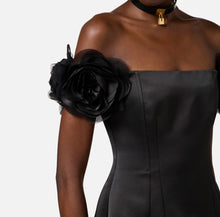 Load image into Gallery viewer, Dress in duchesse satin with applied flowers
