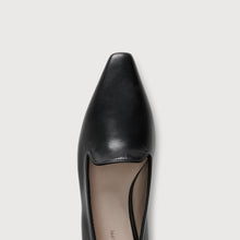 Load image into Gallery viewer, Leather ballet flats
