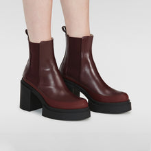 Load image into Gallery viewer, Leather ankle boots with block heel
