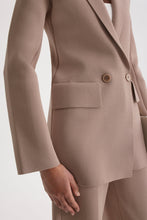 Load image into Gallery viewer, CREPE KNIT TAILORED BLAZER - OAT
